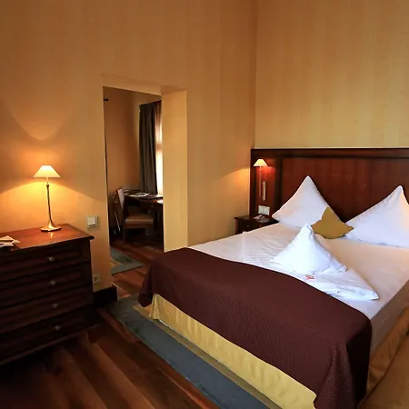 Palace St. George מלון 4*